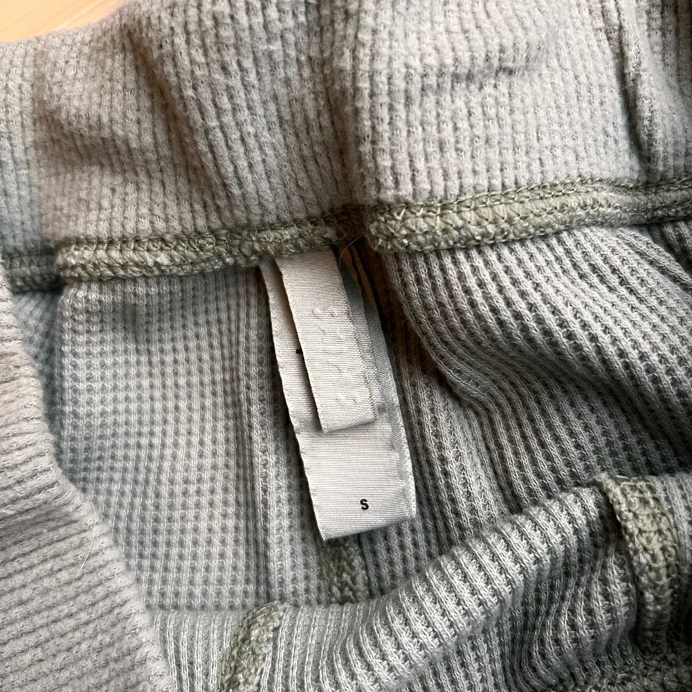 SKIMS Ribbed Light Sage Green Leggings - Waffle - Picture 2 of 5
